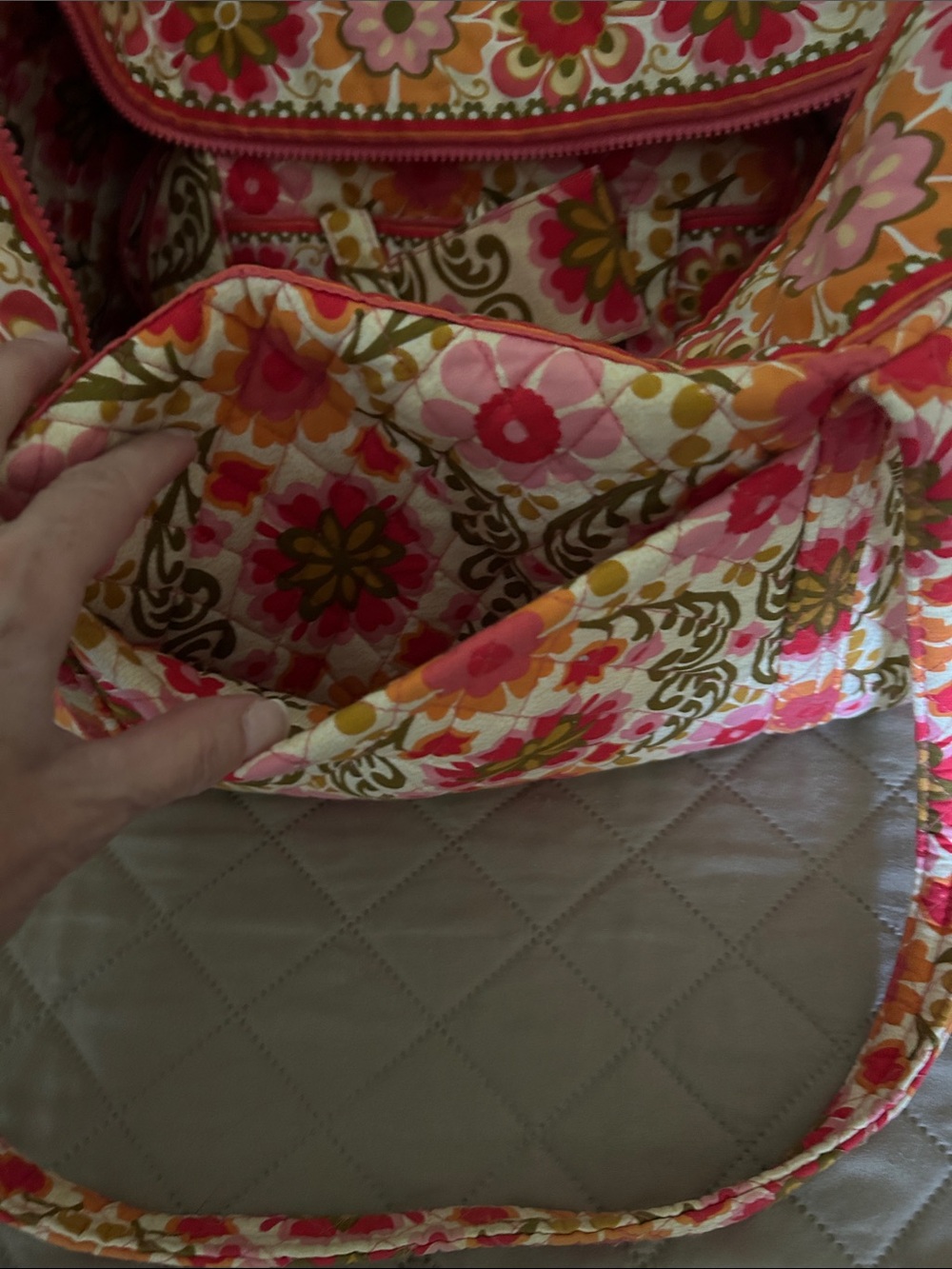 Vera Bradley Pink Floral Quilted Tote and Pouch Set of 3 pieces - Picture 7 of 8